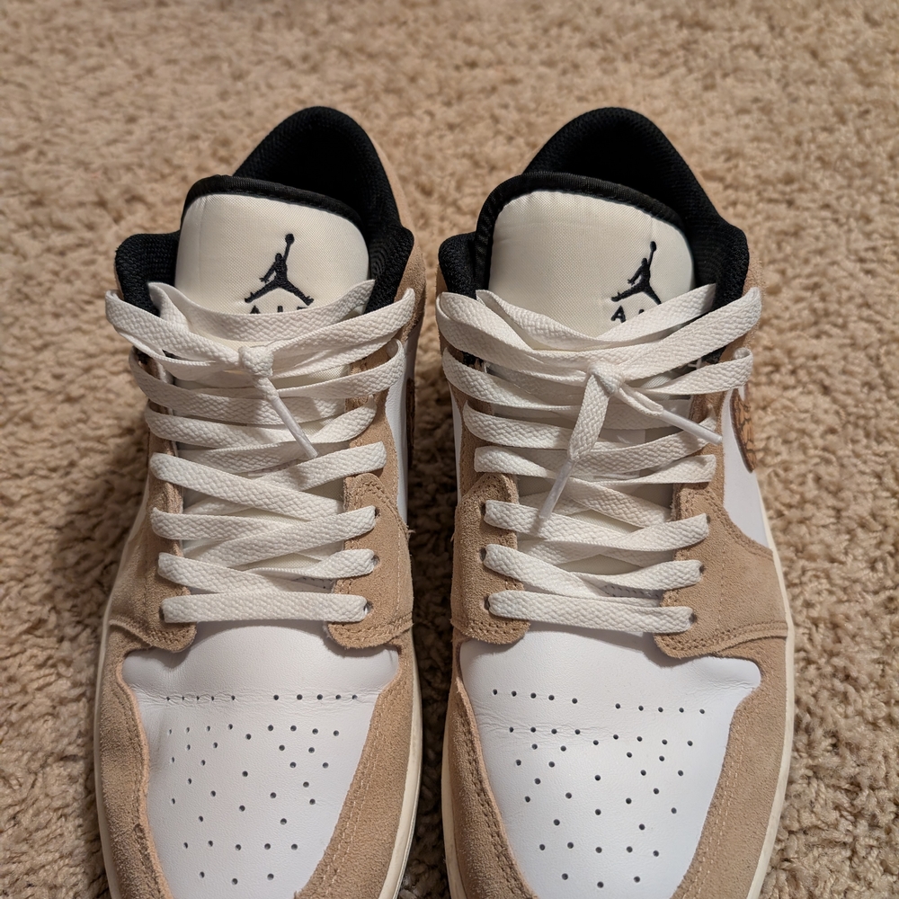 Jordan 1 Low SE White and Tan Low-Top Sneakers with Classic Design